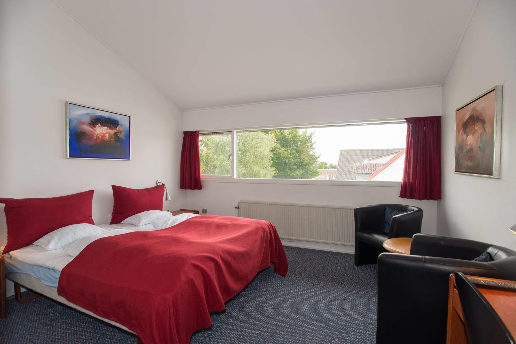 Hotel Hjallerup Kro Extérieur photo